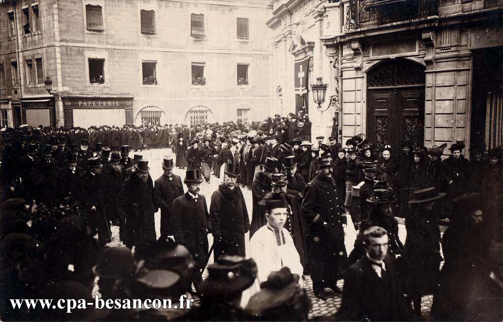 M. Maitre à l'enterrement de Monseigneur Fulbert Petit, archevêque de Besançon - 11 décembre 1909